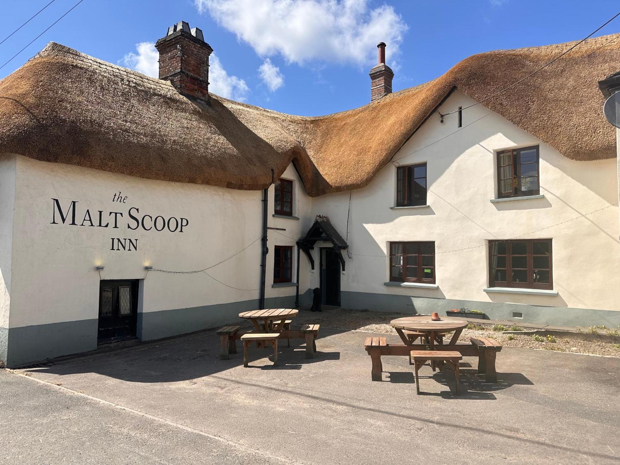 The Malt Scoop Inn Merton  Exterior photo